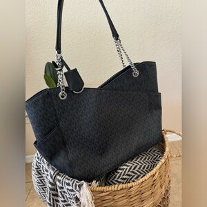 Black Michael kors large Mercer bag